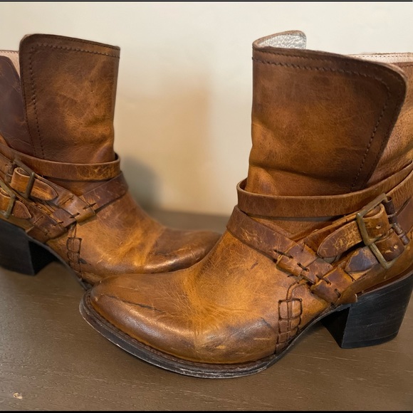 FREEBIRD by Steven Distressed Brown Leather Boots! - Picture 3 of 9